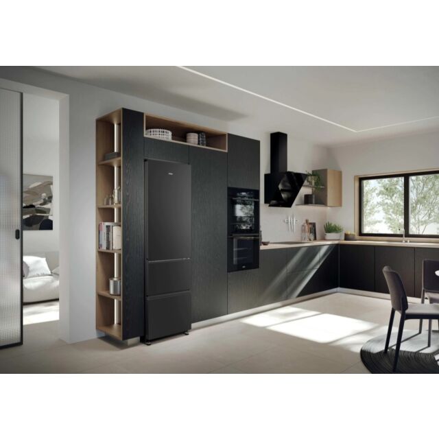 Haier HTR3518ENMTK 60/40 Fridge Freezer - Black