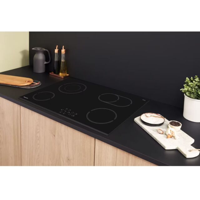 Hotpoint HR724BH 77Cm Ceramic Hob