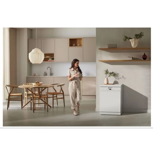 Miele G 5611 SC Dishwasher - Brilliant White - 14 Place Settings