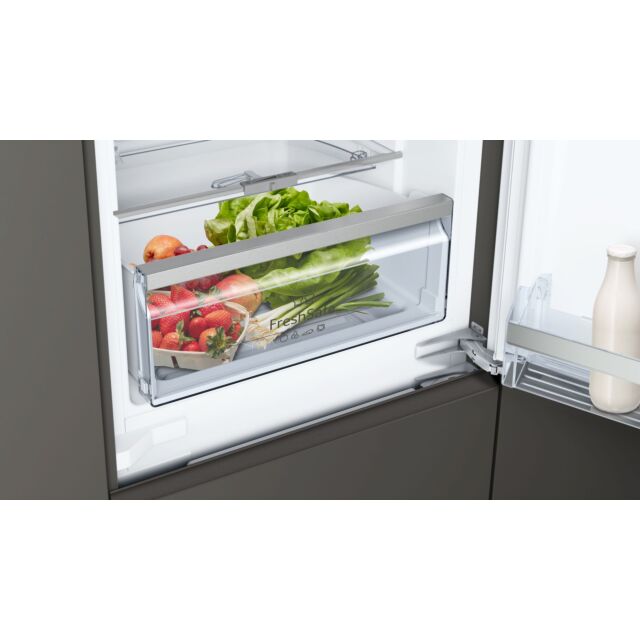 Neff KI6873FE0G N 70, Built-in fridge-freezer with freezer at bottom, 177.2 x 55.8 cm, flat hinge