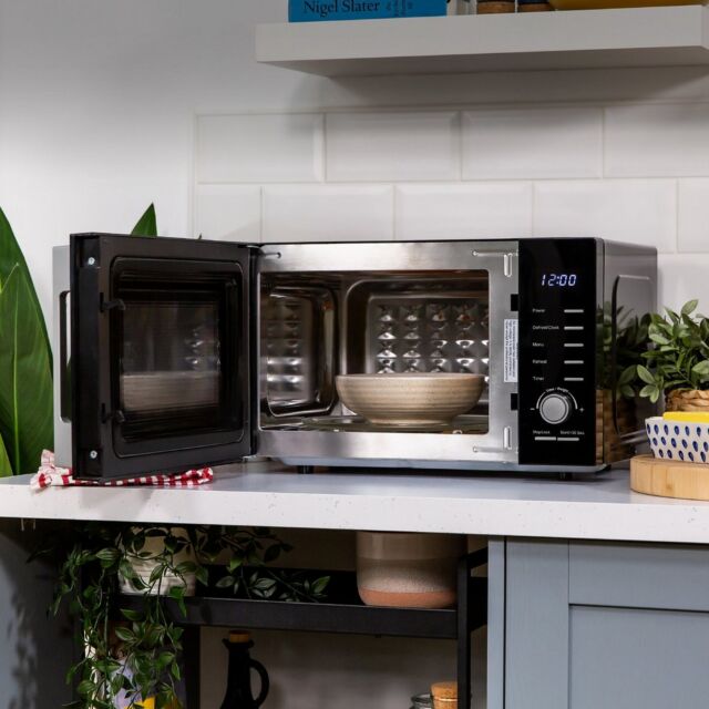 Russell Hobbs RHM2348B 23 Litres Solo Microwave - Black