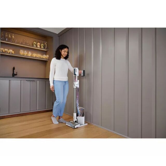 Shark BU3521UK Clean & Empty Cordless Vacuum Cleaner & Auto-Empty System - 40 Minutes Run Time - Whi