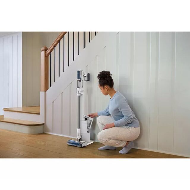 Shark BU3521UK Clean & Empty Cordless Vacuum Cleaner & Auto-Empty System - 40 Minutes Run Time - Whi